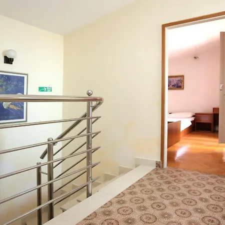 Apartamento With A Parking Space - 9506 Makarska