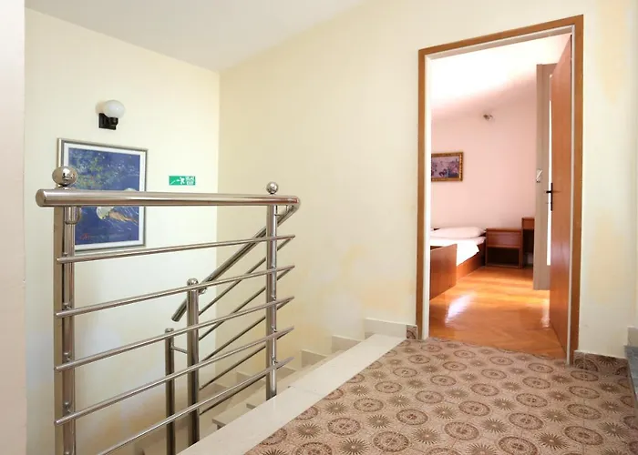 Apartamento With Parking Space - 9506 Makarska