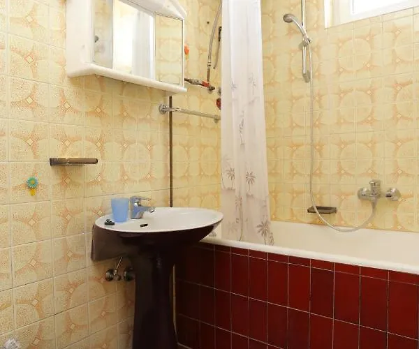 Apartamento With Parking Space - 9506 Makarska